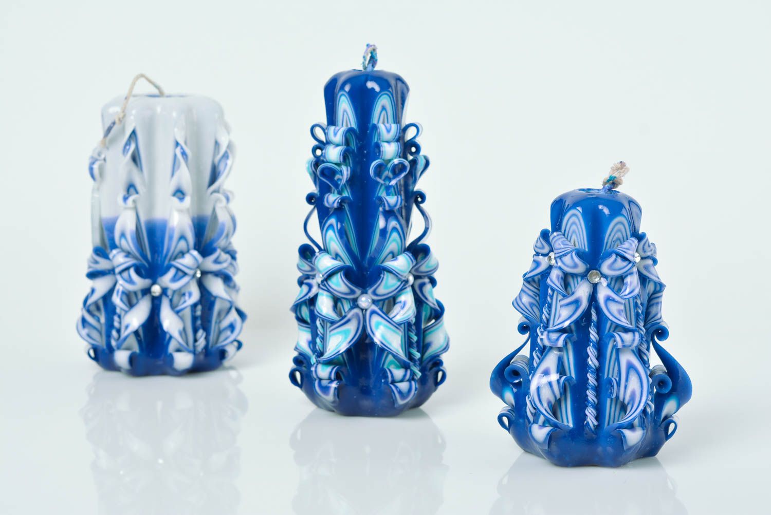 Handgemachte Kerze aus Paraffin blau mit weiß künstlerisch wunderschön originell foto 5