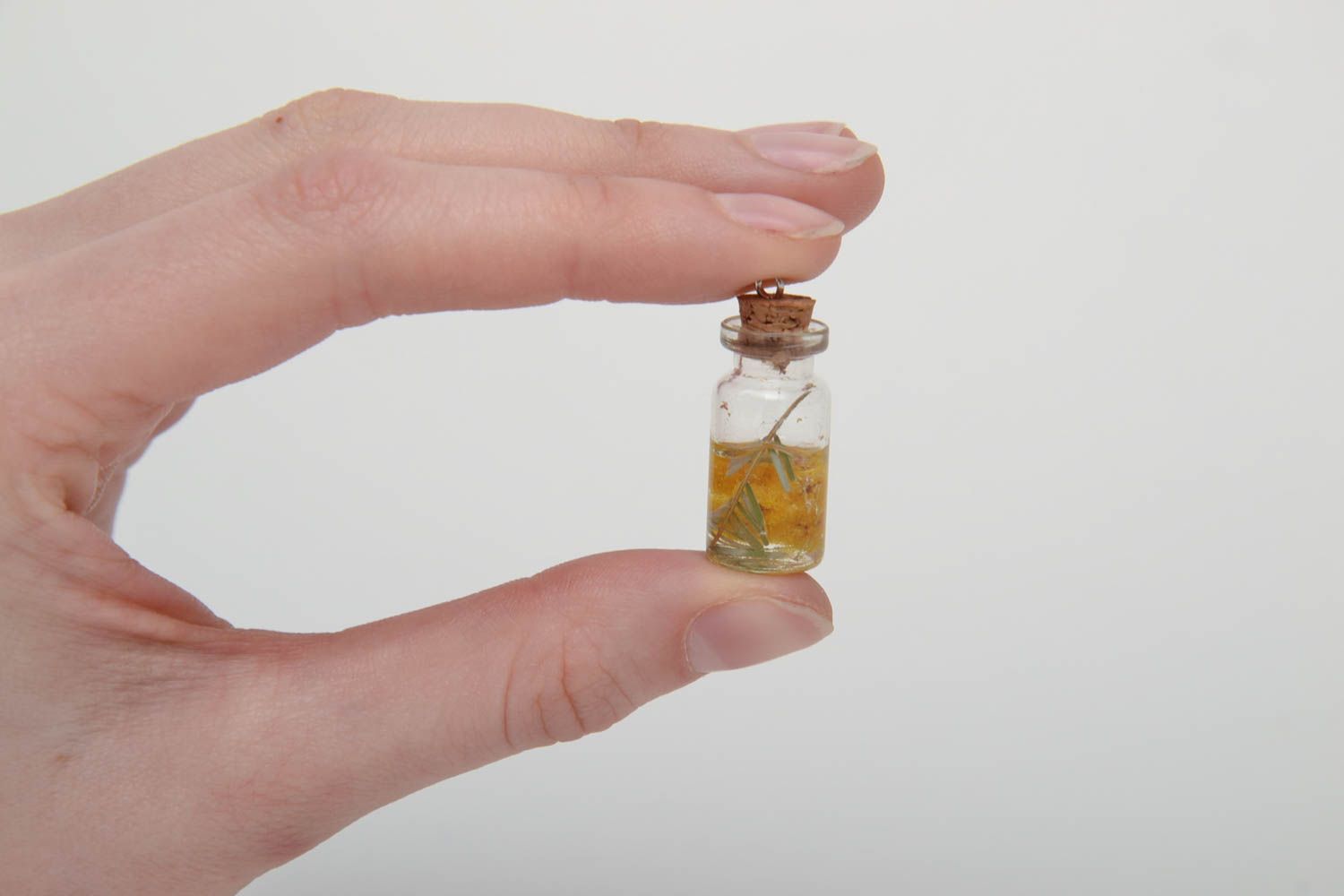 Interior pendant with natural flowers in epoxy resin photo 2