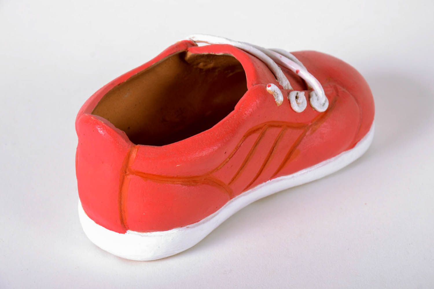 Bonbonnière en céramique en forme de chaussure de sport photo 3
