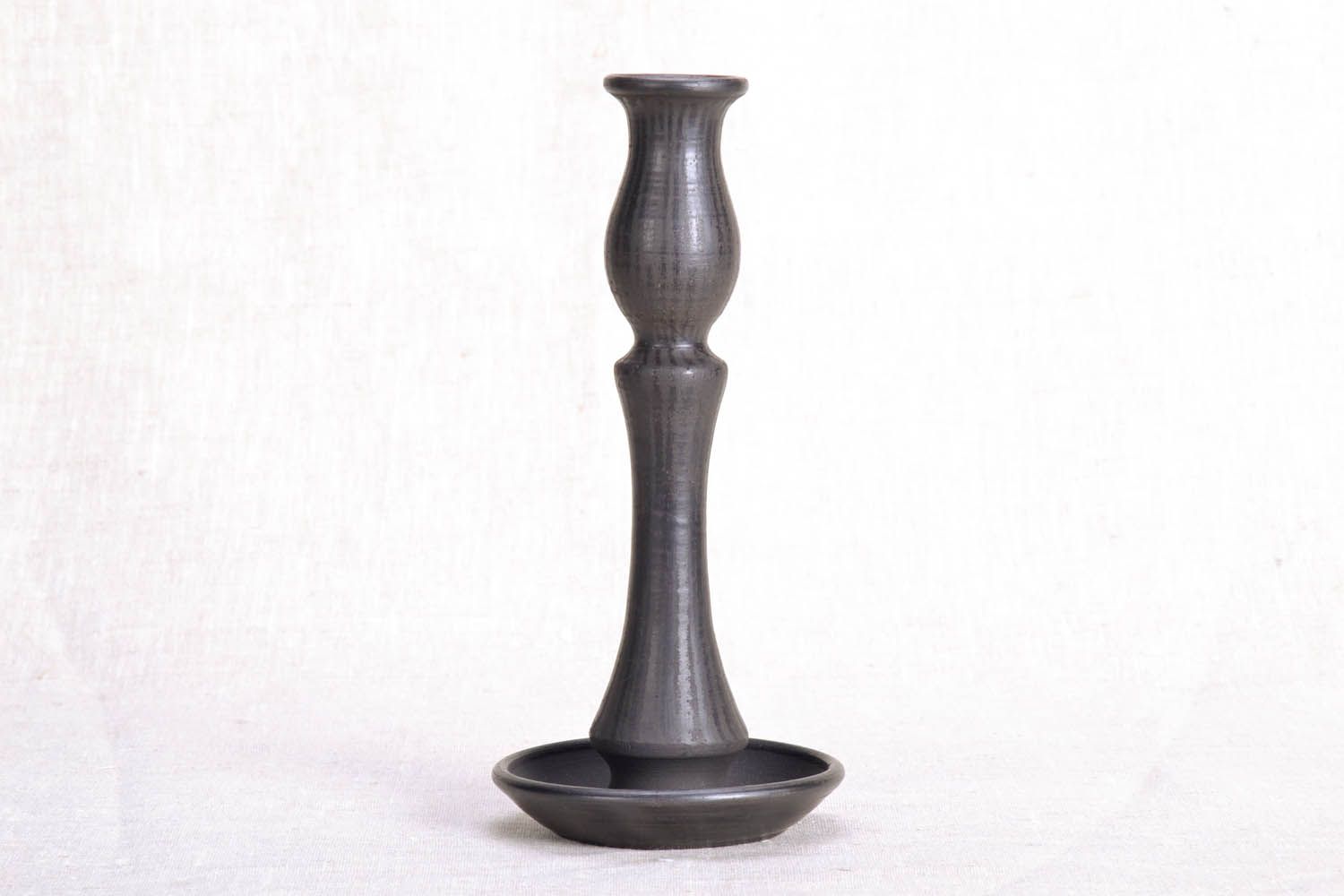 Grande castiçal de cerâmica de fumaça preta feito à mão foto 2