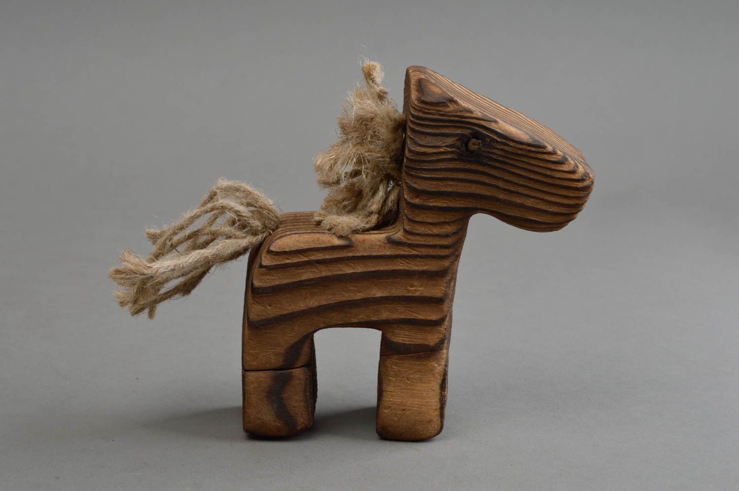 Umweltfreundliche originelle öko reine Holz Figur Fohlen aus Kieferholz für Deko foto 2