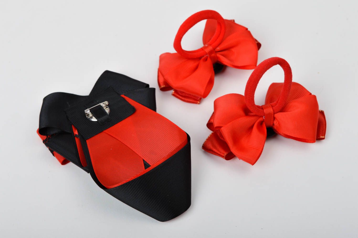 Детские украшения галстук ручной работы детские резинки красно черные красивые фото 5