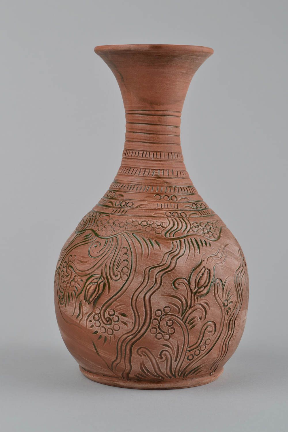 Vase décoratif fait main en argile original brun avec ornement pour fleurs photo 3