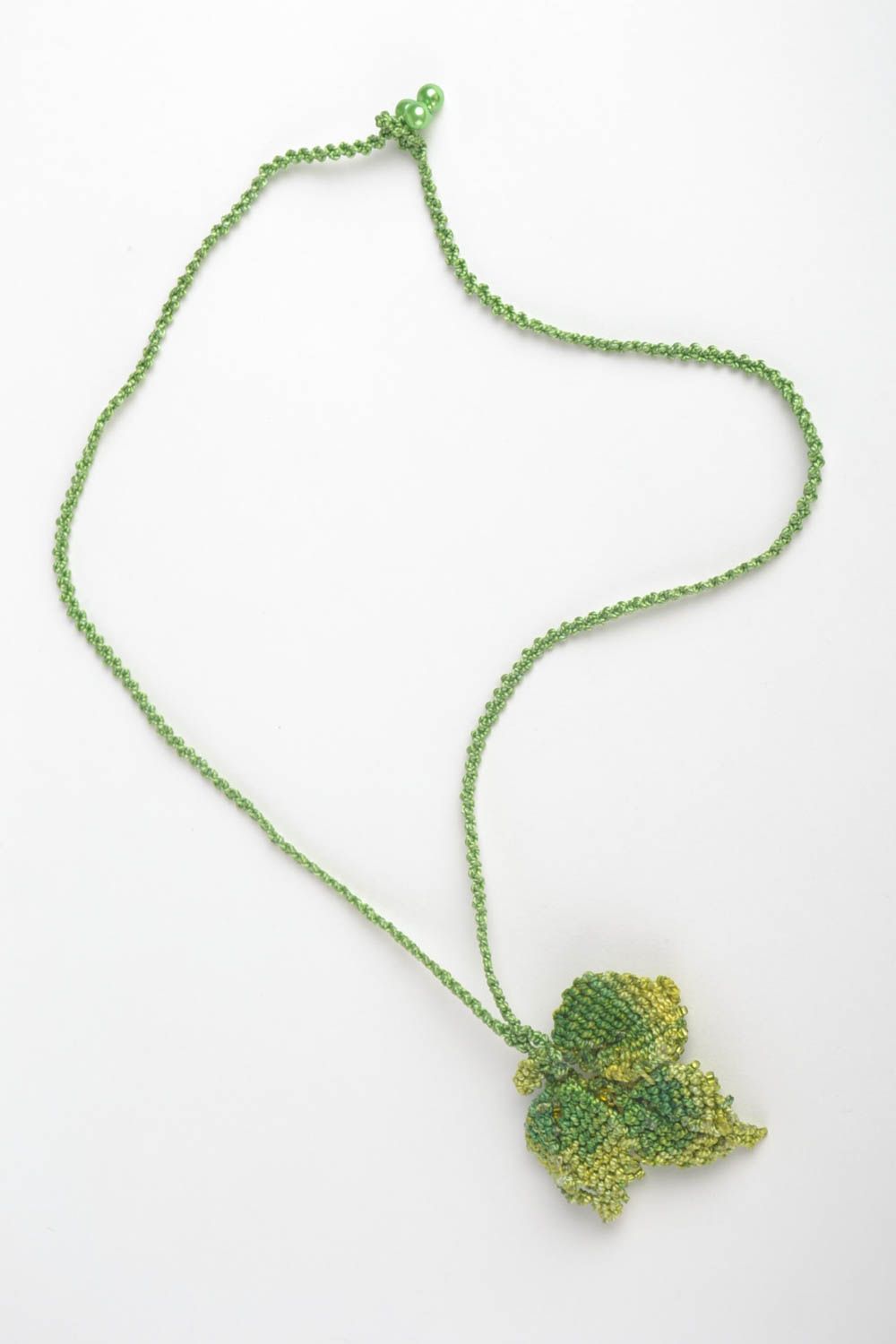 Pendentif macramé tressé vert Bijou fait main fils perles rocaille Cadeau femme photo 3