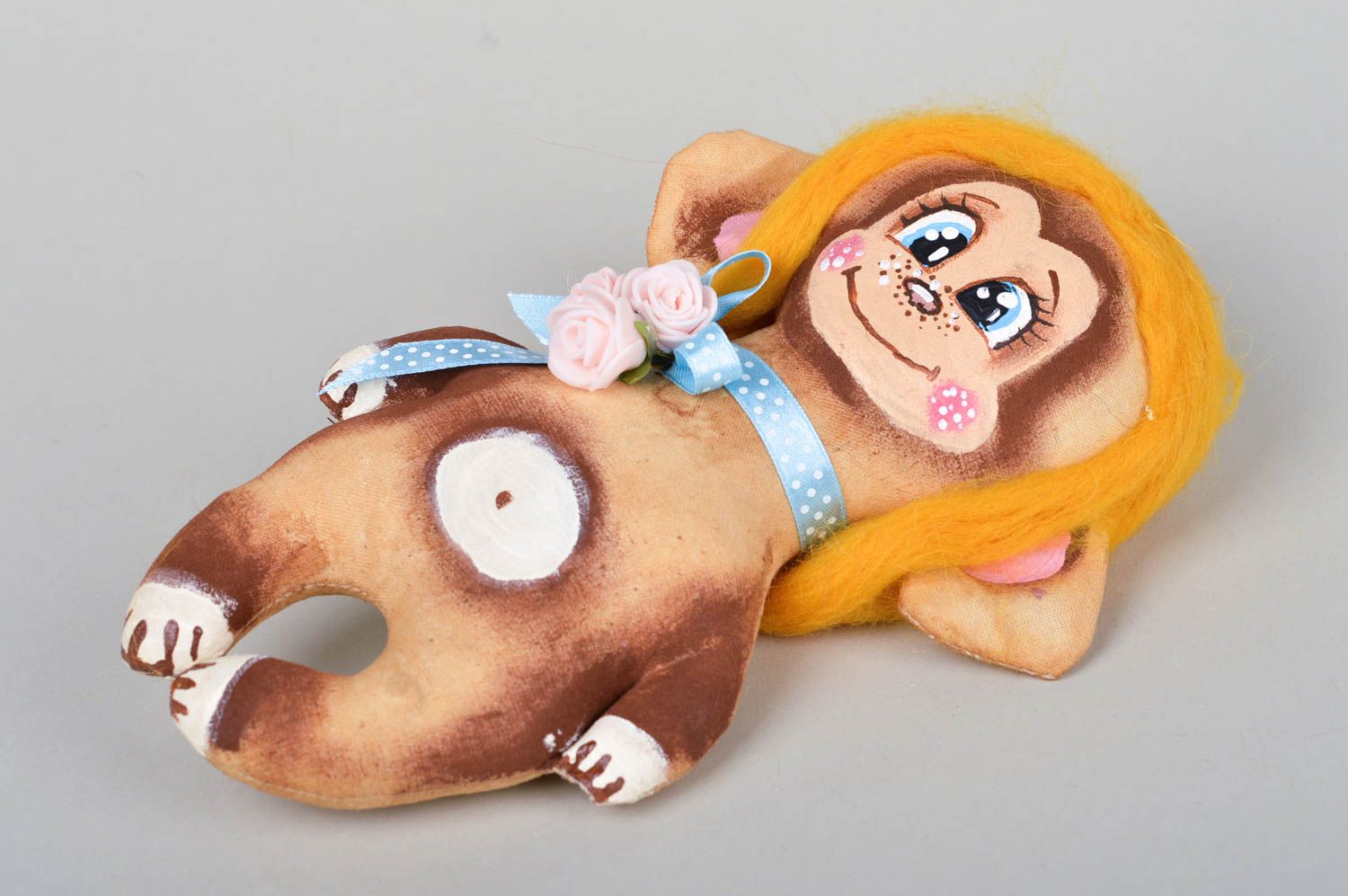 Mono de peluche hecho a mano juguete de tela decoración de dormitorio   foto 2