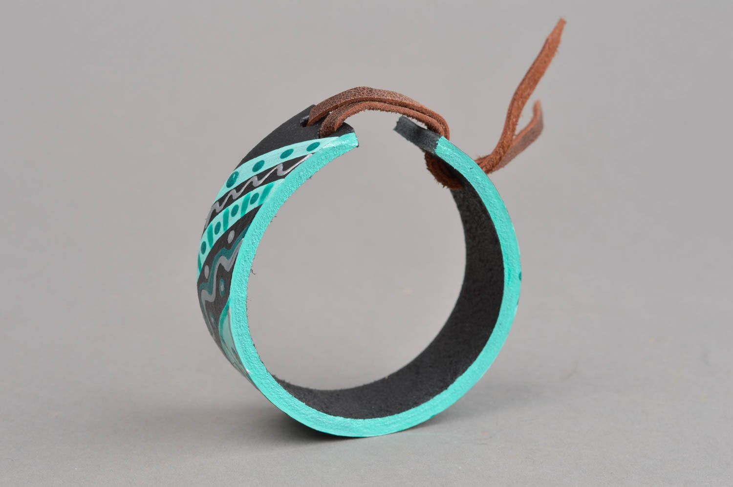 Кожаный браслет ручной работы браслет на руку широкий яркий украшение из кожи фото 3