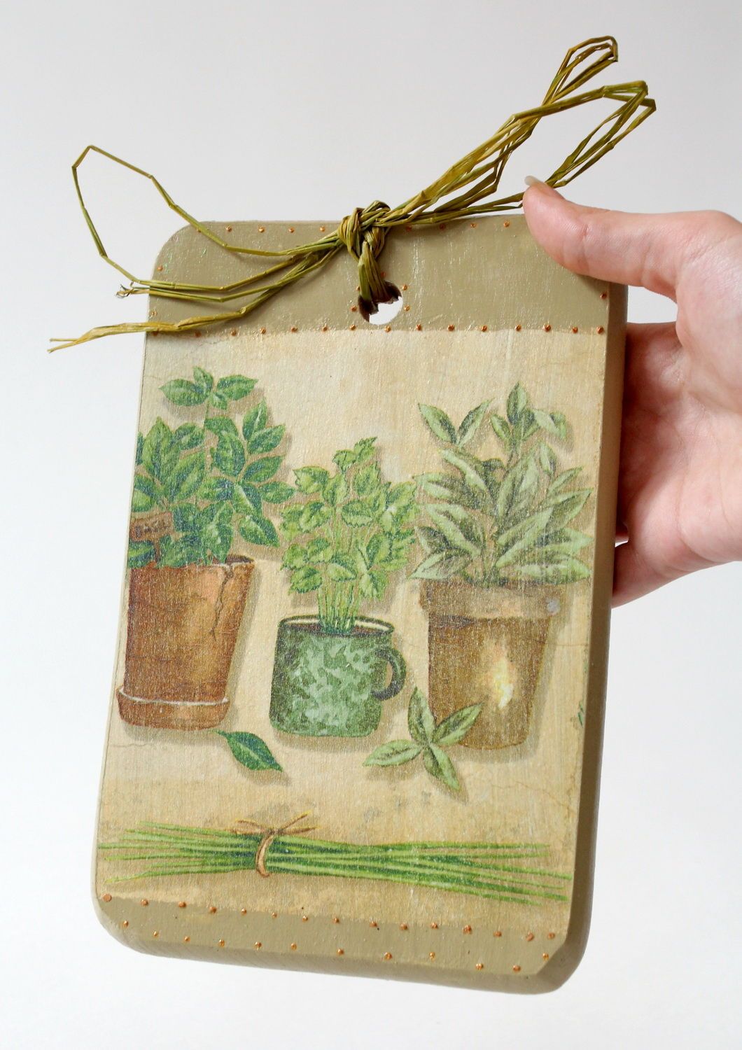 Tagliere di legno fatto a mano oggetto decorativo decoupage con piante in vasi foto 5