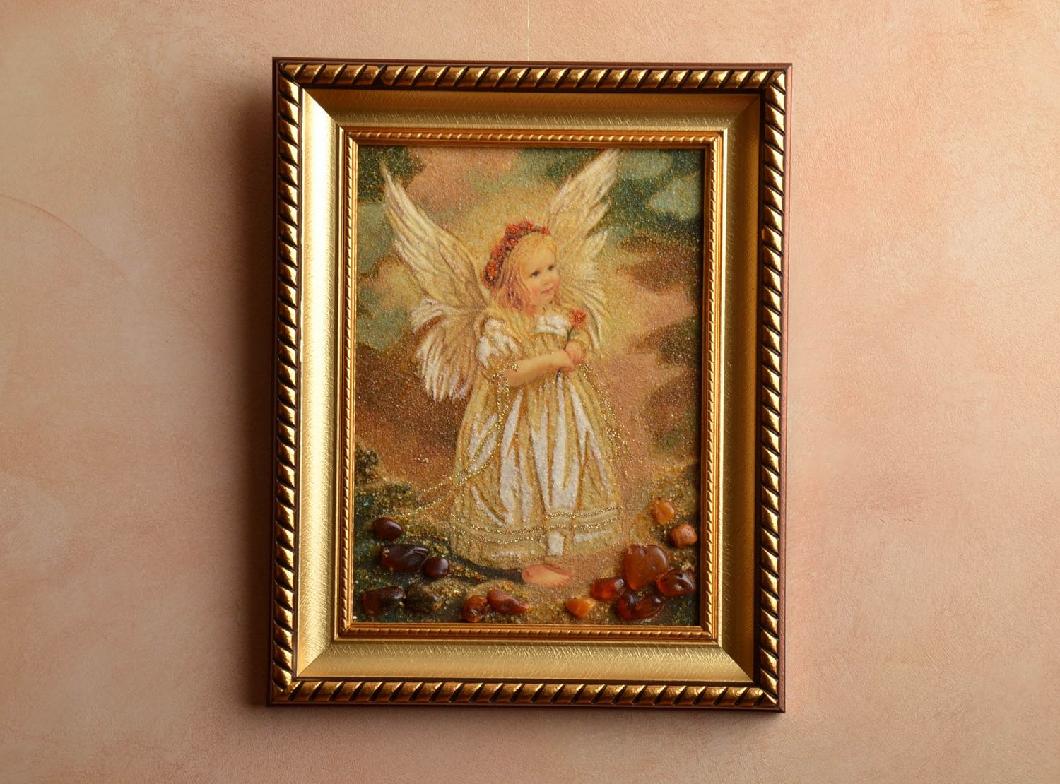 Картина из натуральных камней с изображением ангела  фото 1