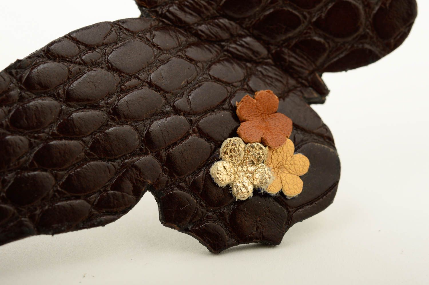 Broche papillon marron Bijou en cuir fait main design stylé Cadeau femme photo 4