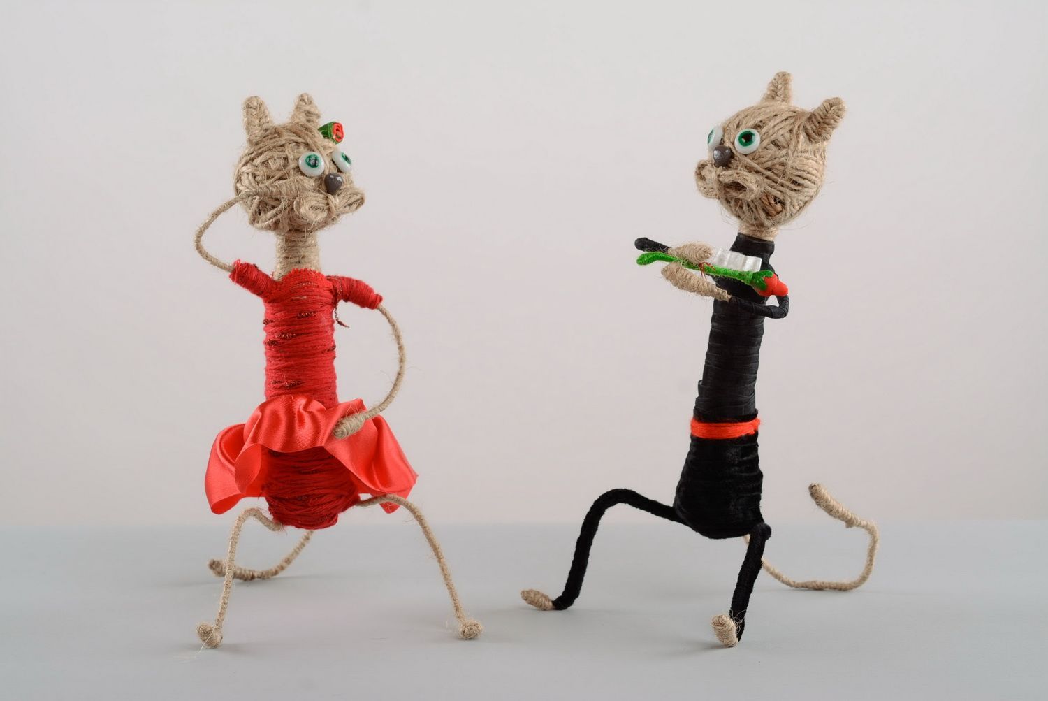 Фигурка из бечевки Пара танцующих котов фото 1