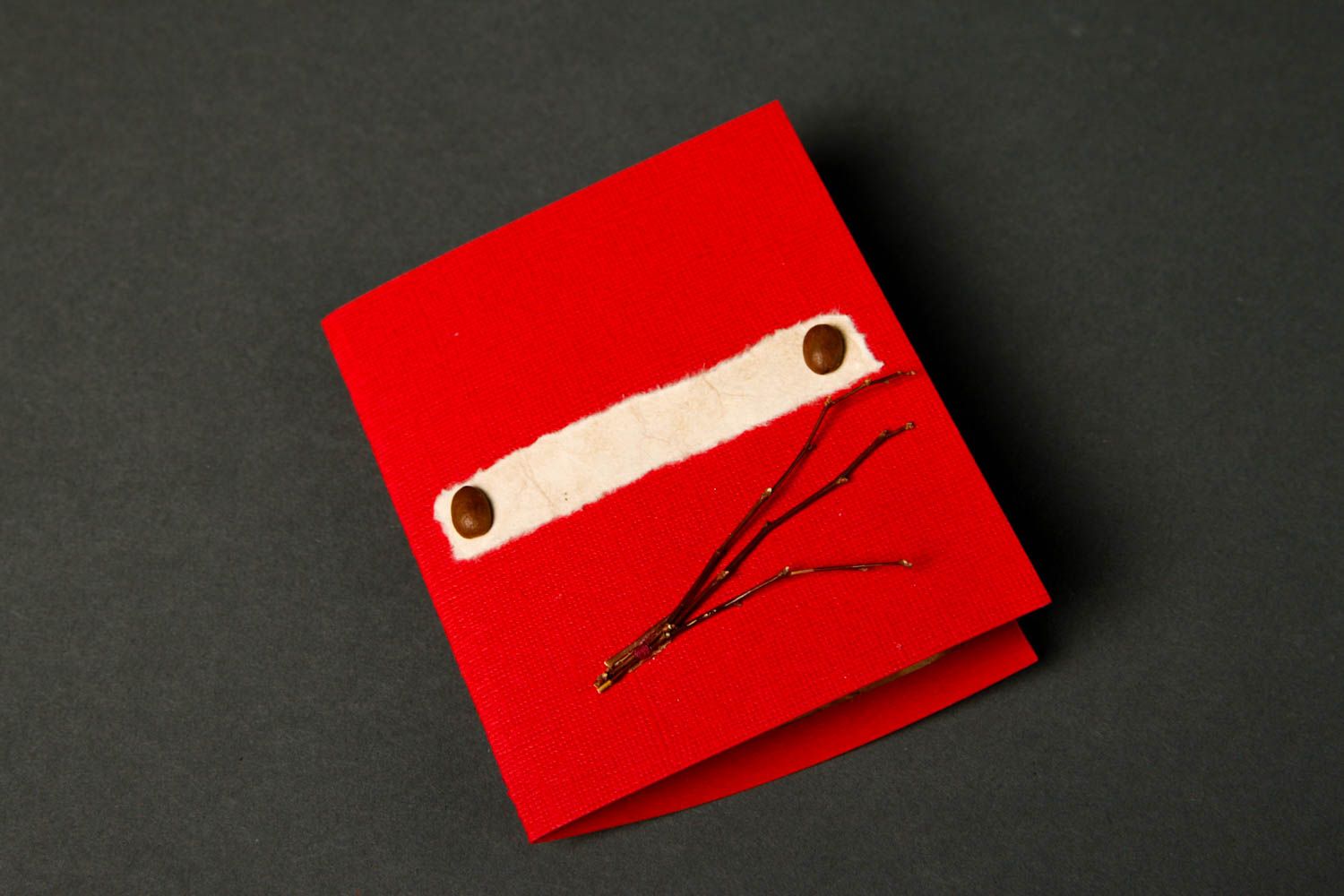 Tarjeta de felicitación artesanal postal hecha a mano color rojo regalo original foto 3