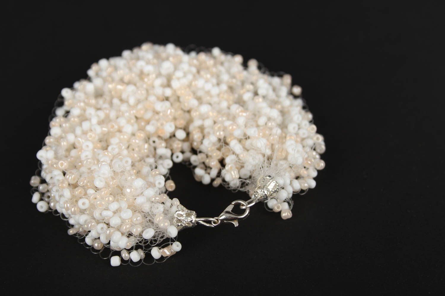 Bracelet perles rocaille blanc Bijou fait main design Accessoire femme photo 2