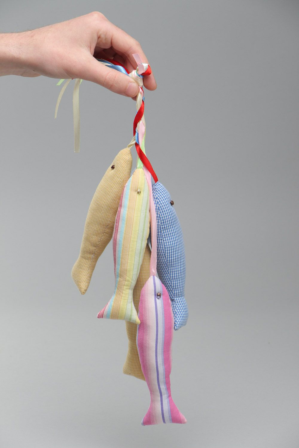 Игрушка с петелькой мягкая рыбки разноцветные из ткани на лентах ручная работа  фото 5