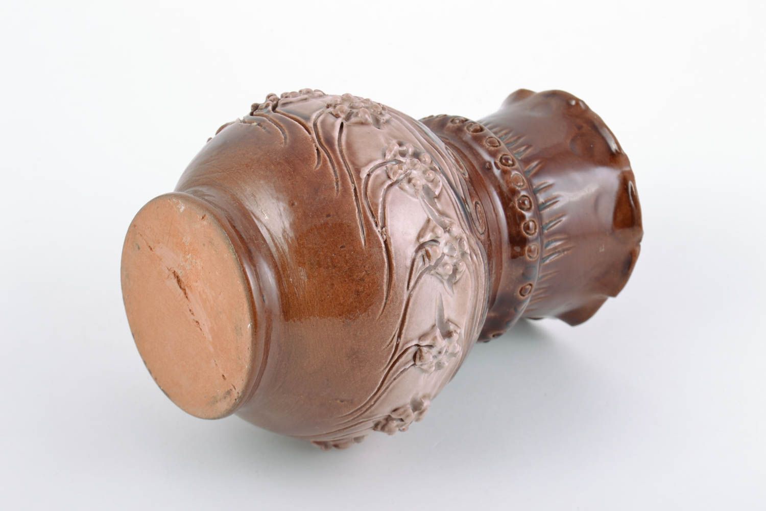 Joli vase en argile recouvert de glaçure brun foncé original fait main photo 5