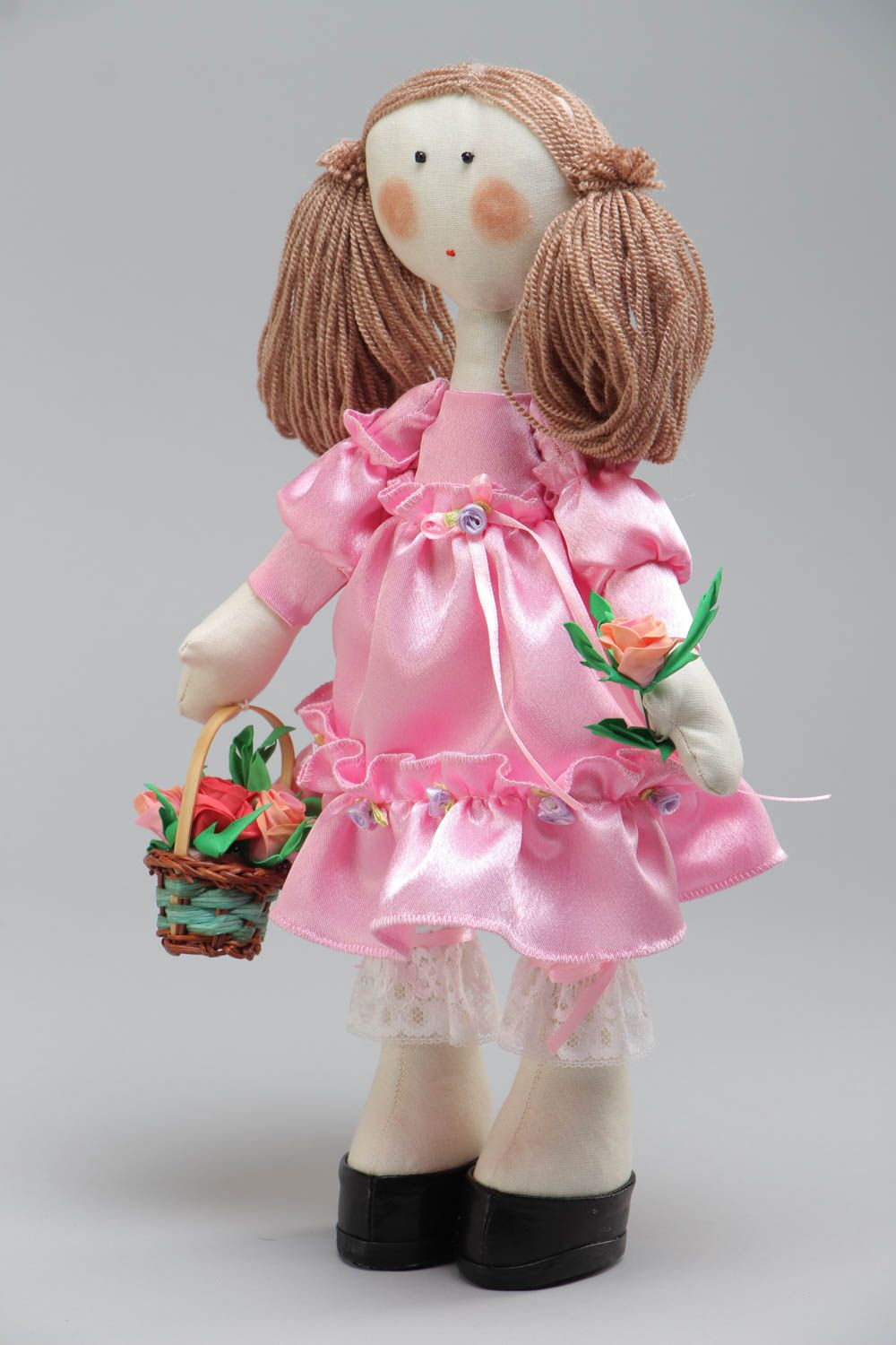 Тканевая кукла ручной работы из хлопка в атласном платье с розой ручная работа фото 2