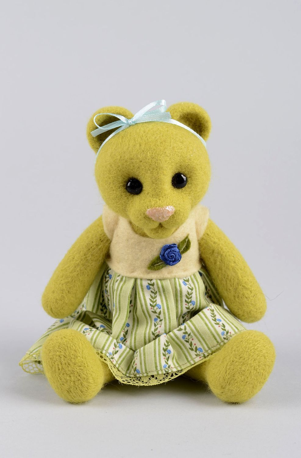 Мягкая игрушка ручной работы вяляная игрушка мишка в платье игрушка из шерсти фото 1