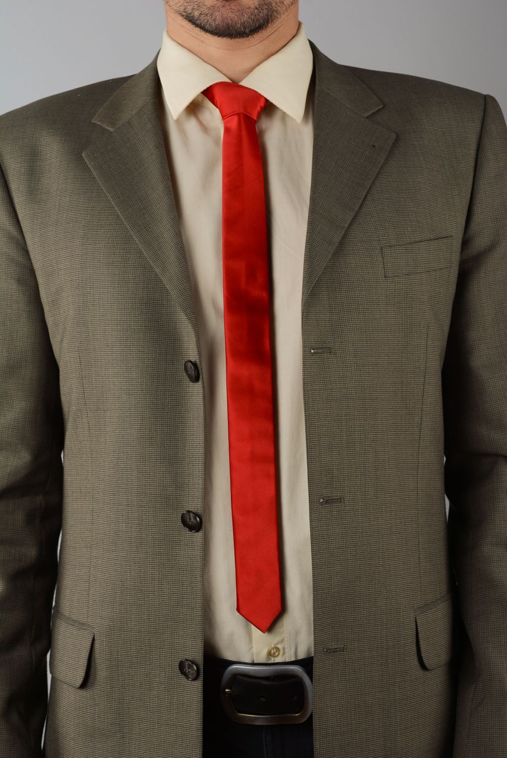 Cravate en satin rouge faite main photo 1