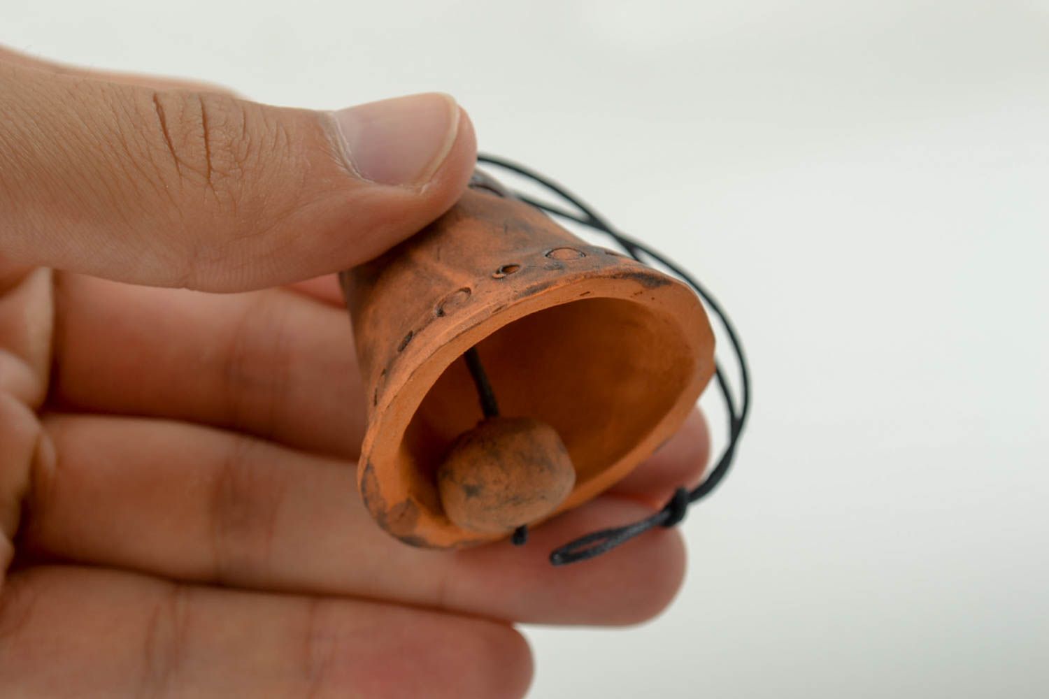 Колокольчик из глины колокольчик хэнд мейд керамический колокольчик со шнурком фото 4