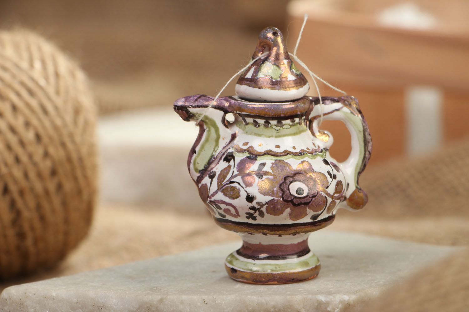 Крошечный глиняный чайник декоративный фото 5