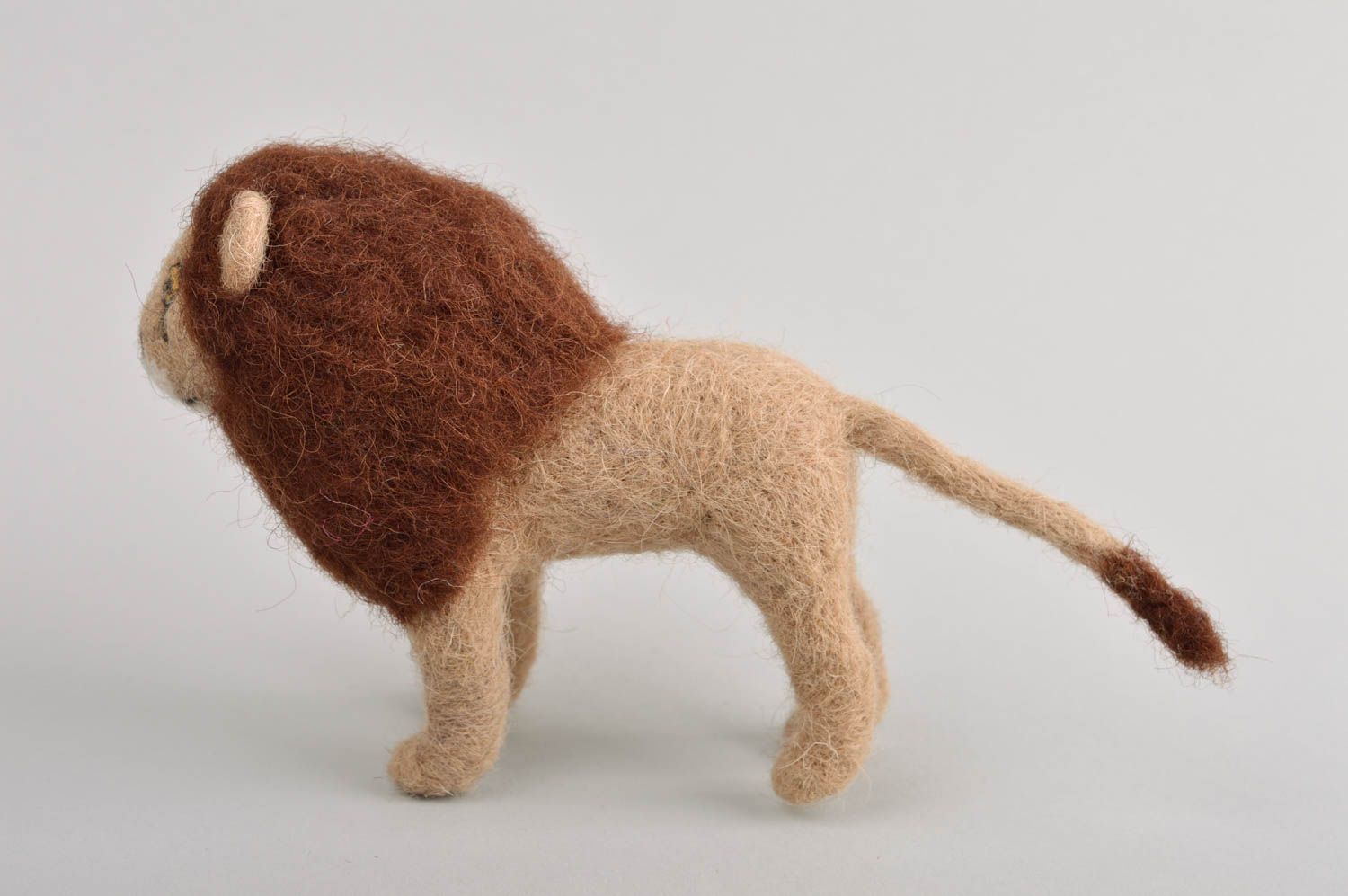 Jouet lion Peluche faite main en laine feutrée original Cadeau pour enfant photo 3