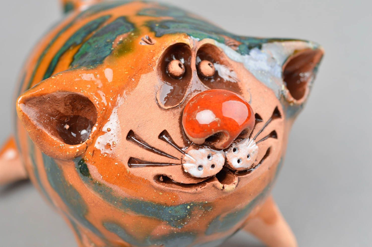 Figurine de chat peinte faite main belle originale décoration en argile rouge photo 5