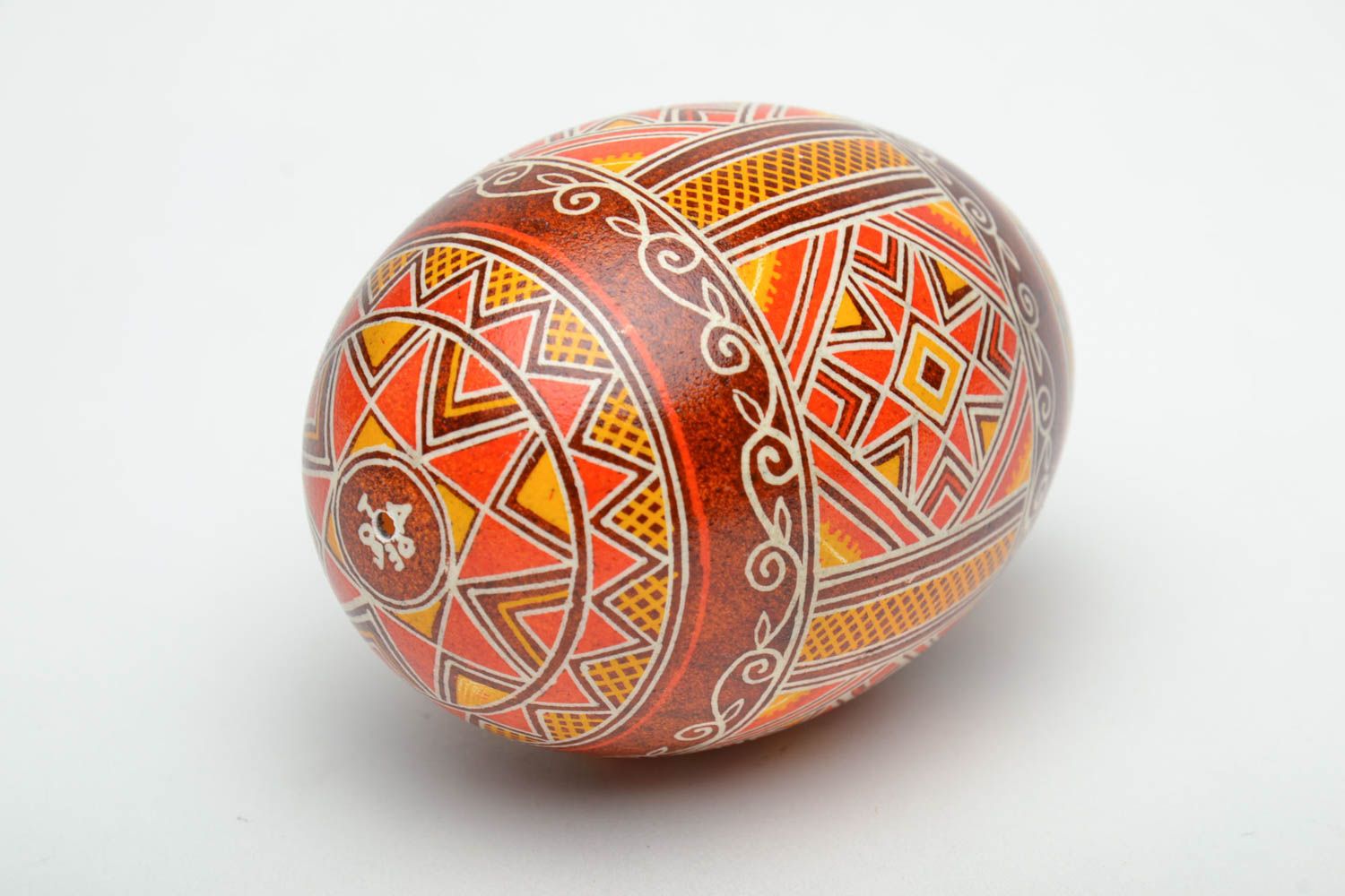 Oeuf de Pâques peint à l'aniline fait main pysanka aux motifs traditionnels photo 3