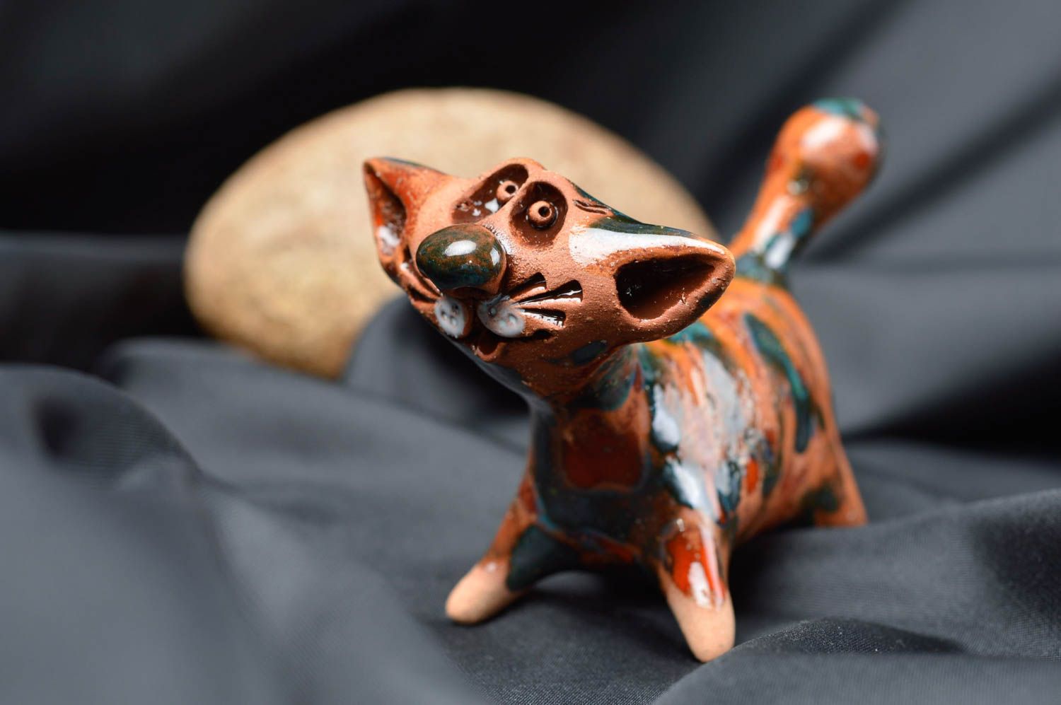 Figurine de chat faite main en argile rouge peinte originale décoration photo 1