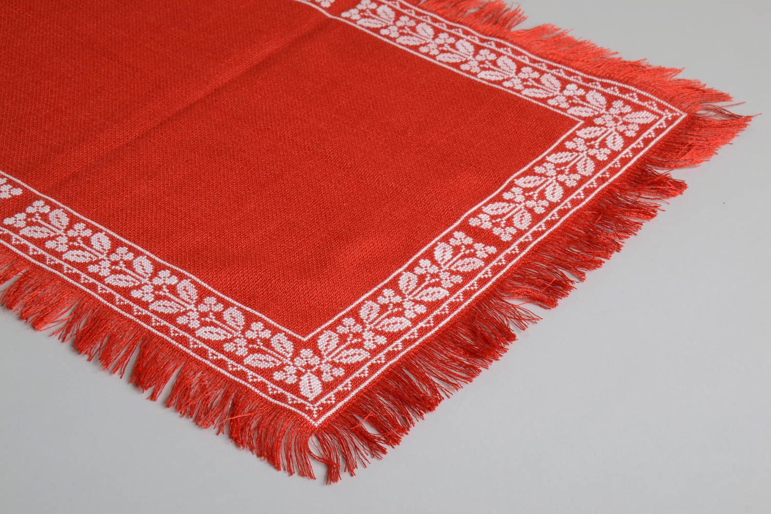 Napperon design fait main Déco maison Cadeau femme broderie textile rouge lin photo 5