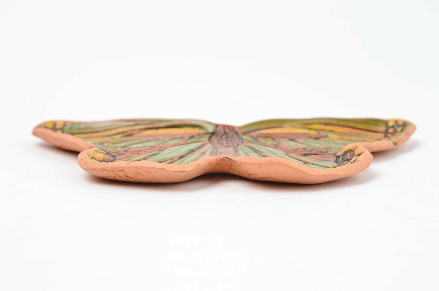 Керамическая тарелка бабочка ручной работы с росписью красками и глазурью фото 2