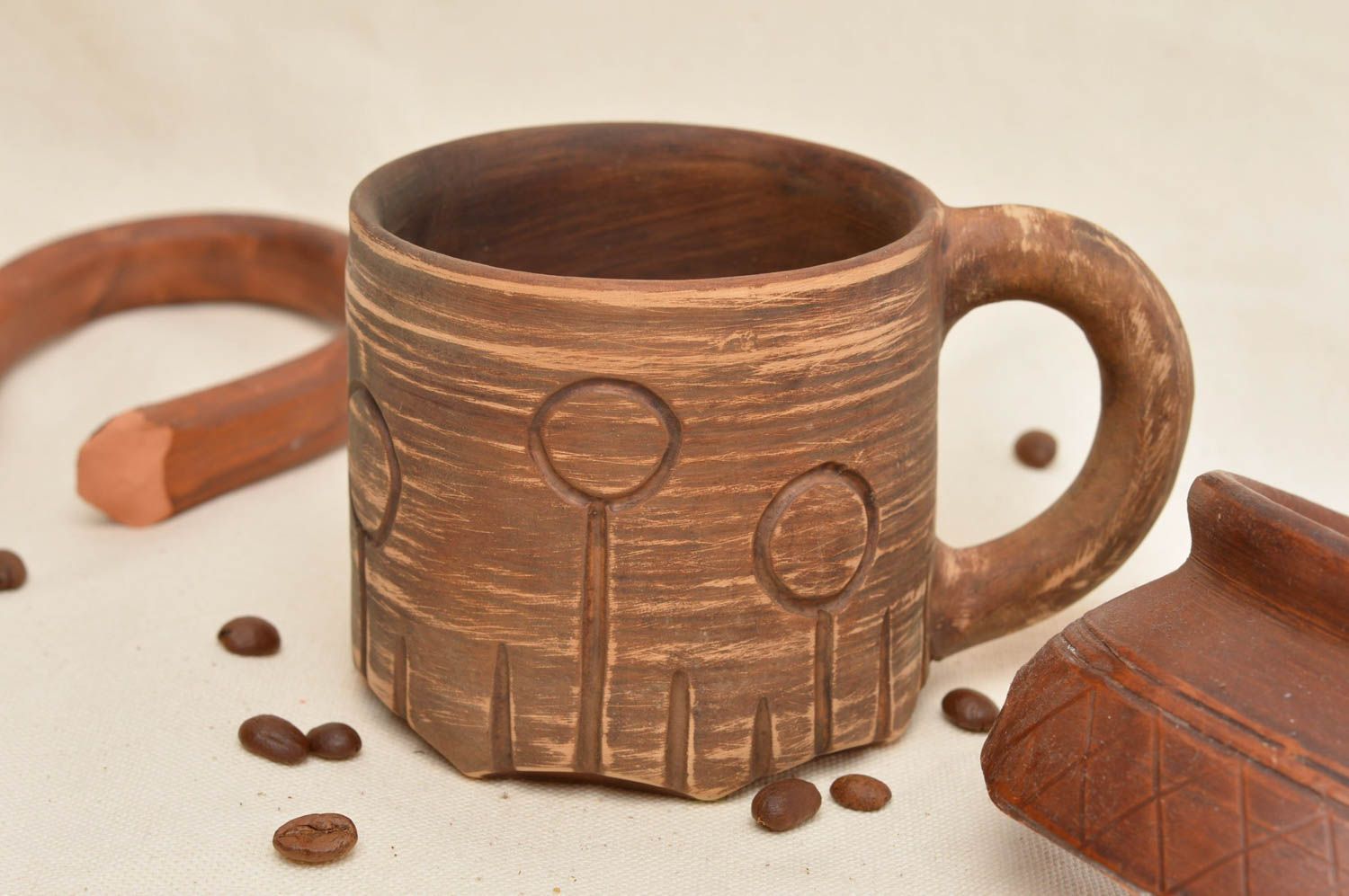 Tasse en céramique originale brune à motifs jolie faite main cadeau admirable photo 1