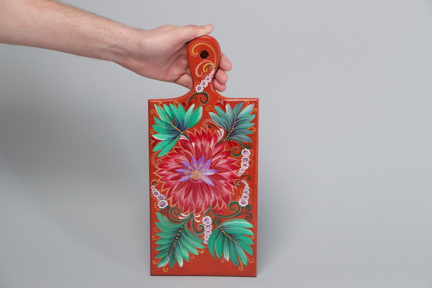 Tabla de madera de cortar pintada con flor artesanal para productos alimenticios y para decoración  foto 5