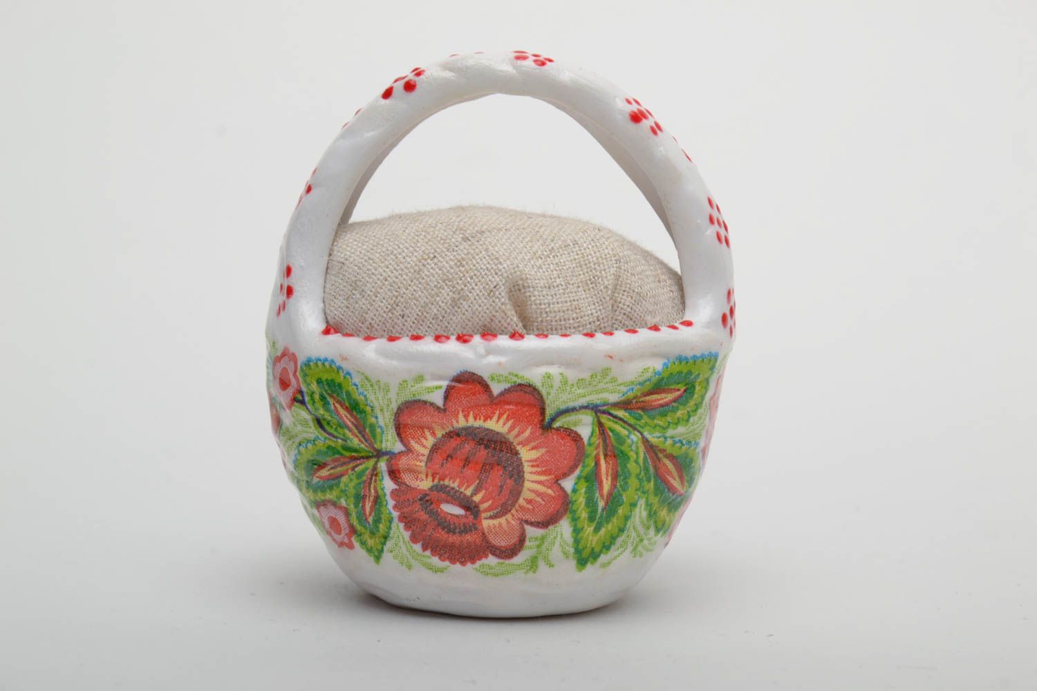 Pincushion in ceramic basket photo 2