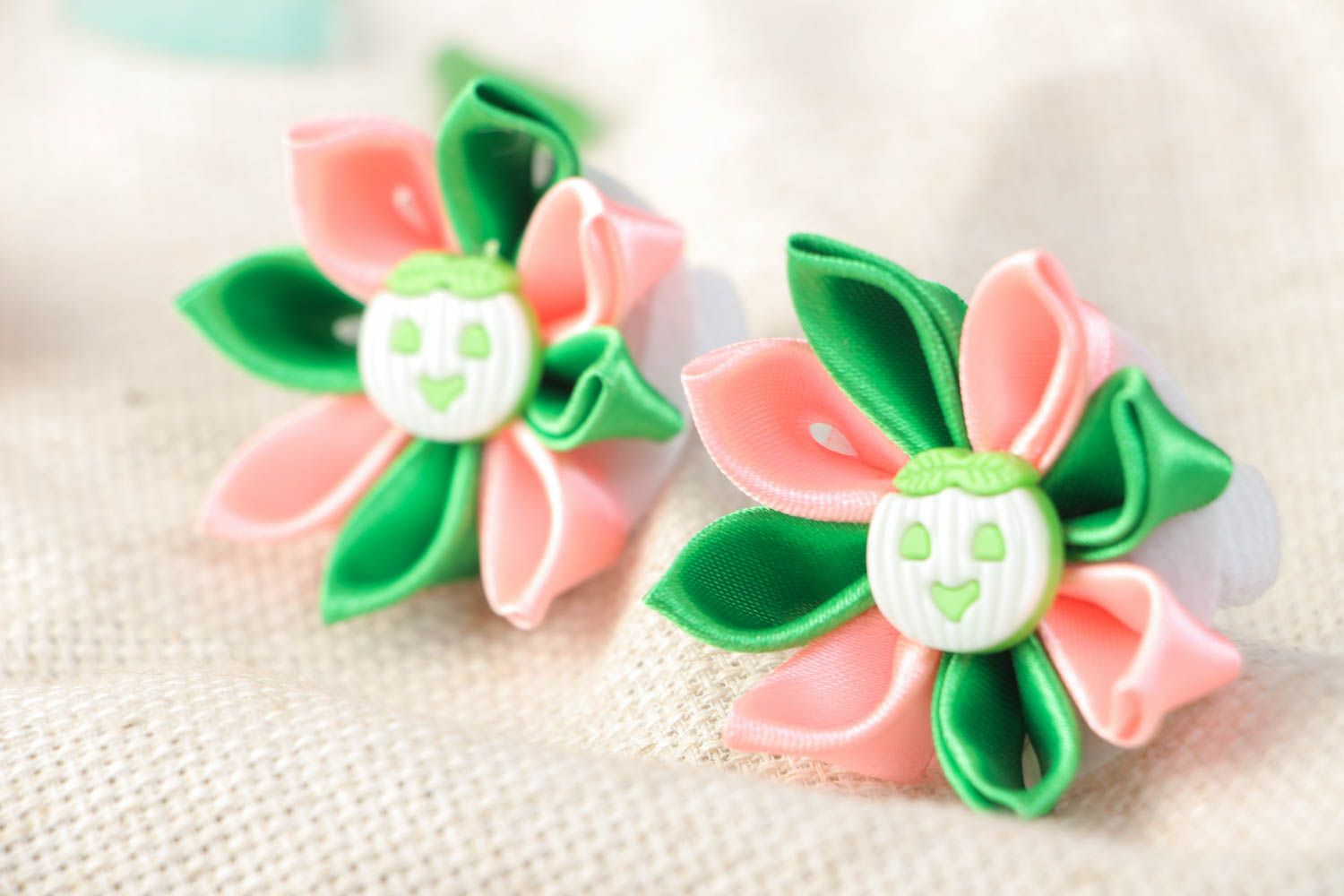 Set of handmade kanzashi ribbon flower scrunchies 2 pieces photo 1