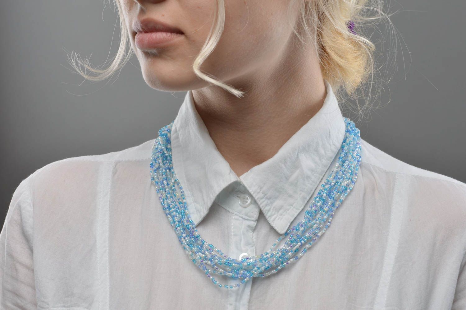 Collar de abalorios hecho a mano bonito blanquiazul femenino Hielo transparente foto 5