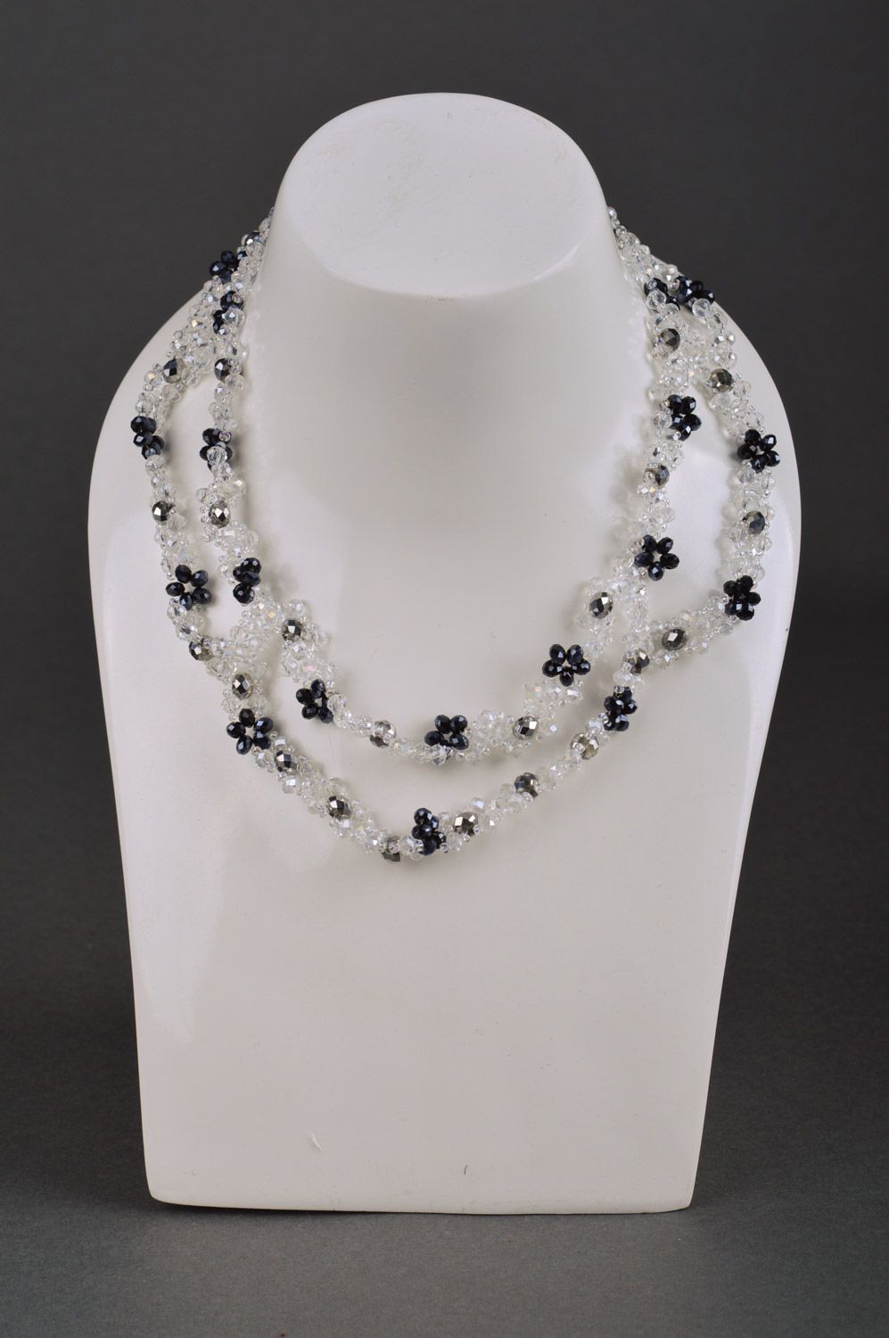 Zweireihige massive Halskette aus Glasperlen und Angelschnur in Schwarz und Weiß foto 1