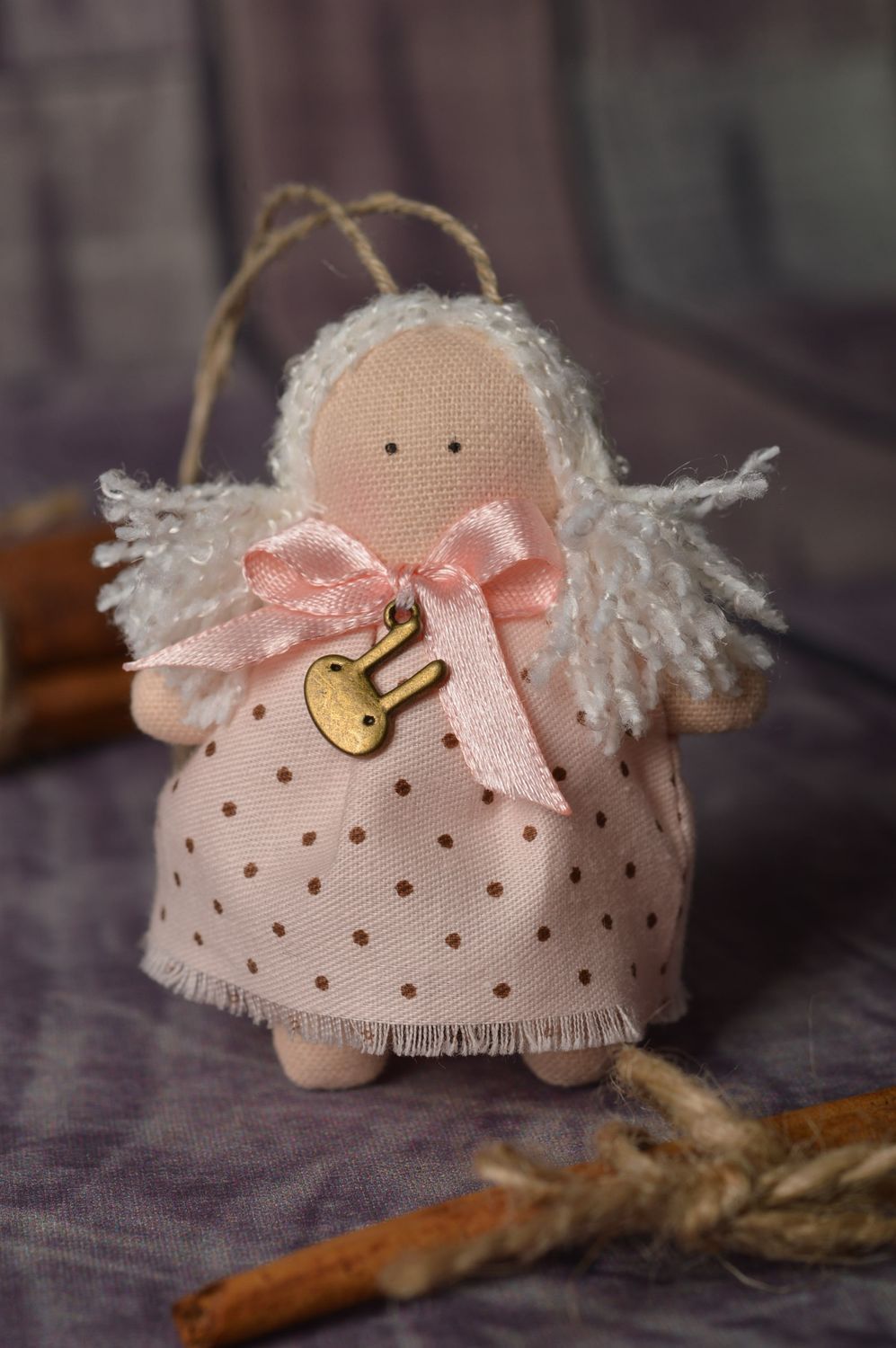 Авторская кукла ручной работы игрушка с петелькой маленькая кукла из ткани фото 1