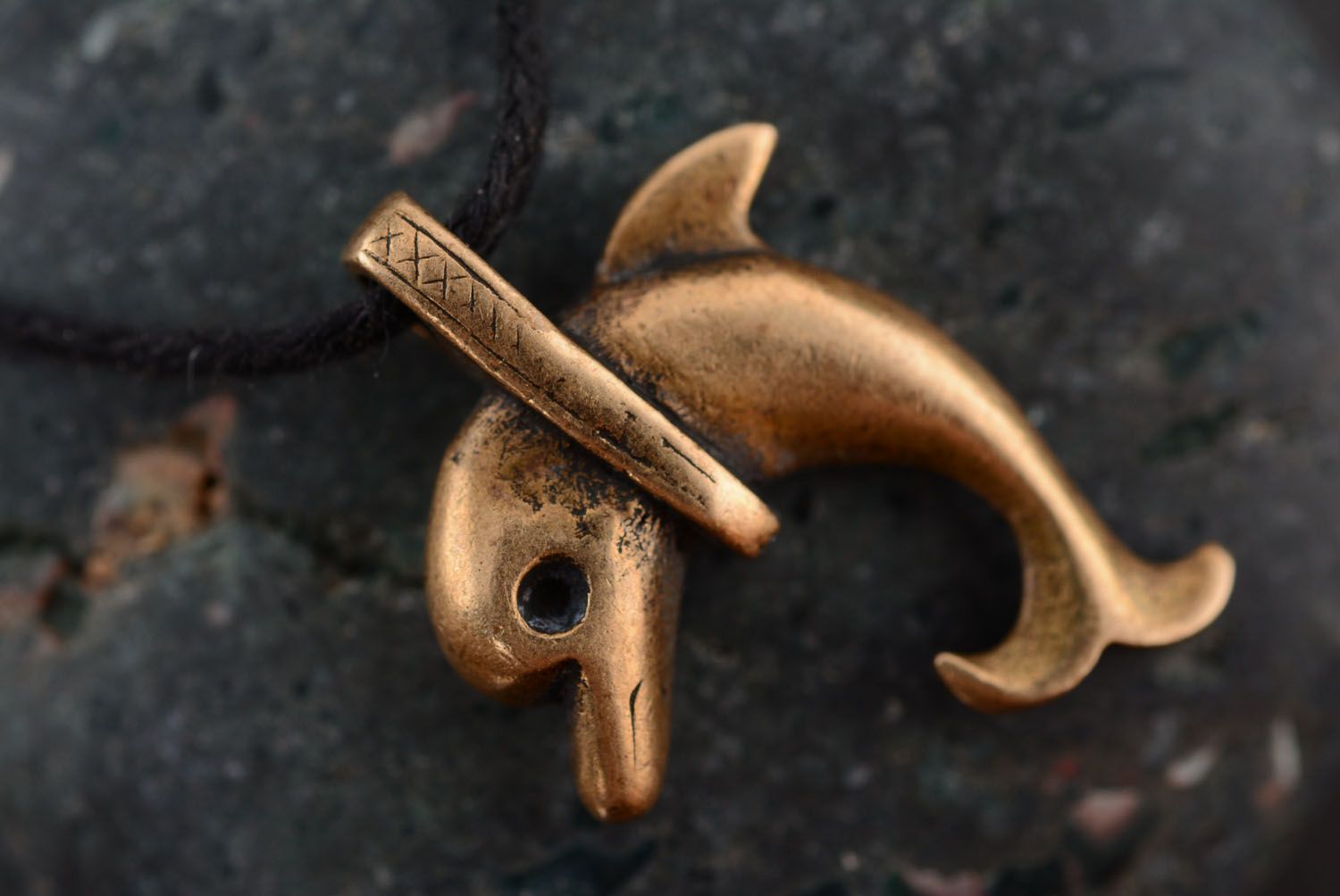 Bronze pendant Dolphin photo 1
