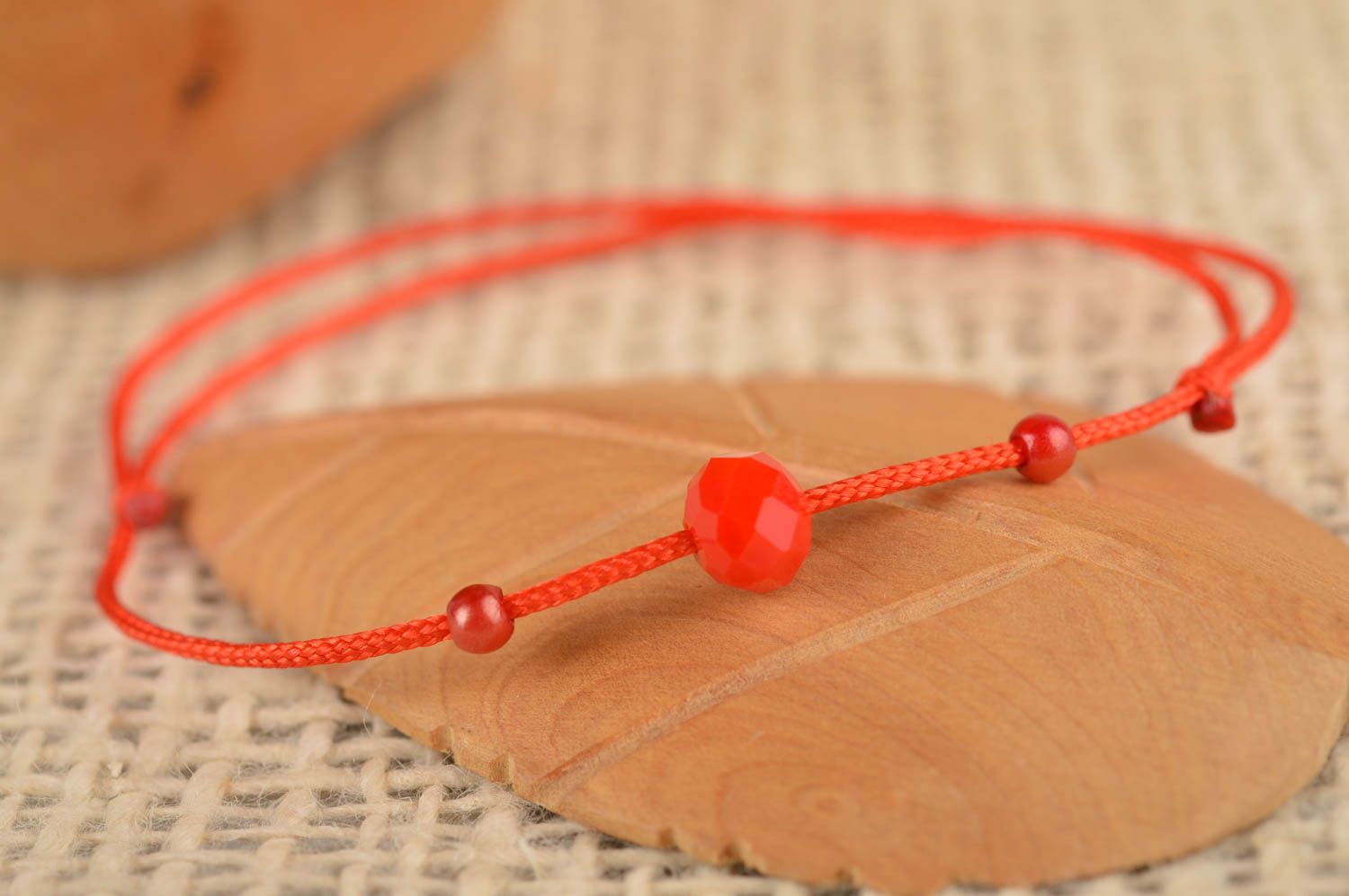 Handmade accessory beautiful wrist bracelet with bead red designer bracelet    photo 1