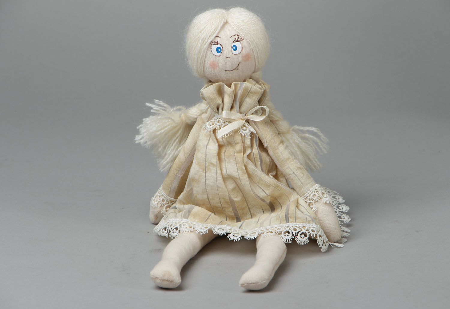 Textile interior doll photo 1