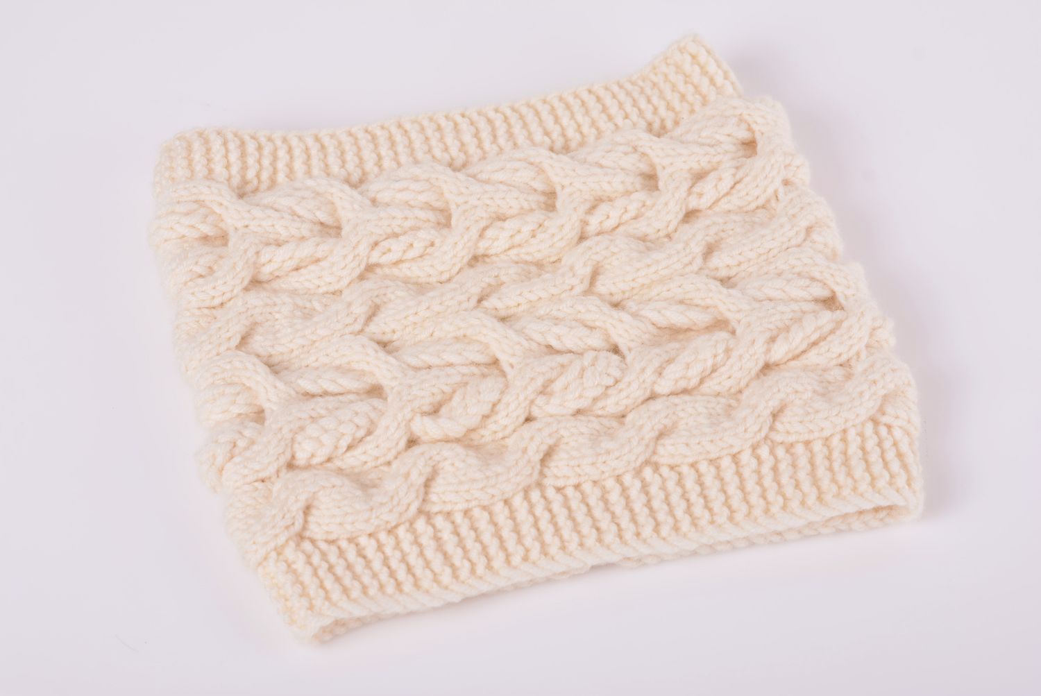 Écharpe tube en laine tricotée avec des aiguilles couleur crème faite main femme photo 3