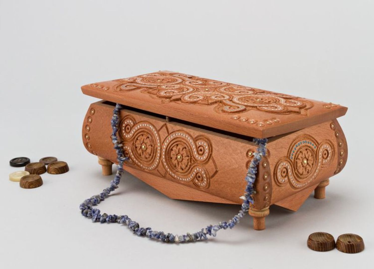 Carved box with inlay photo 1