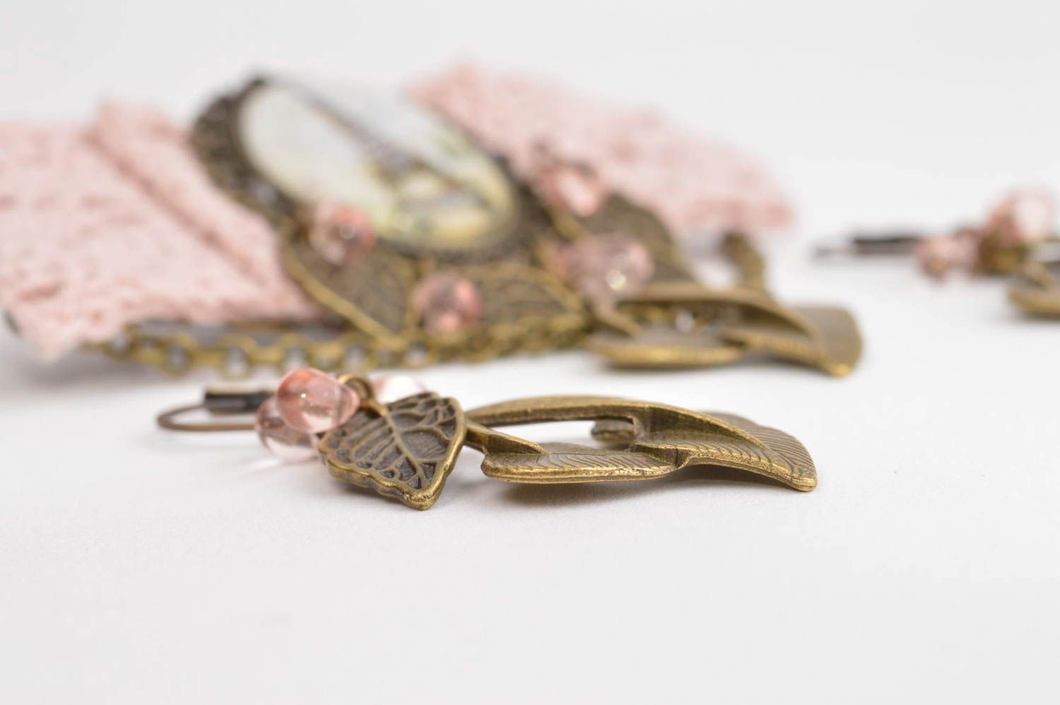 Handmade Schmuck Set Damen Accessoires Schmuck Ohrringe Brosche rosa aus Metall foto 4