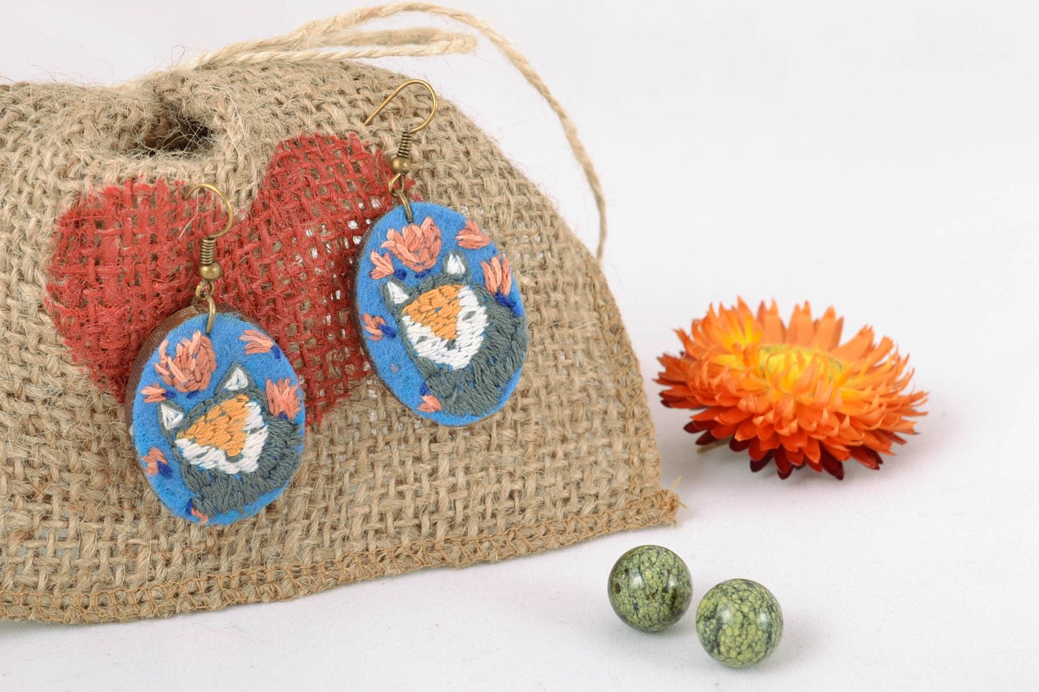 Handmade wooden and felt earrings with satin stitch embroidery photo 1