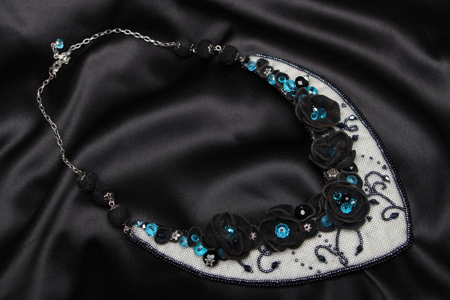 Необычное ожерелье из бисера и бусин Мисс Элегантность фото 1