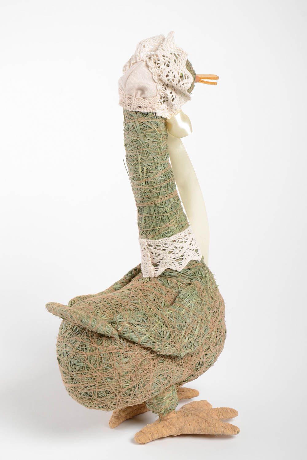 Figurine d'oie faite main décorative originale en matériaux écologiques photo 4