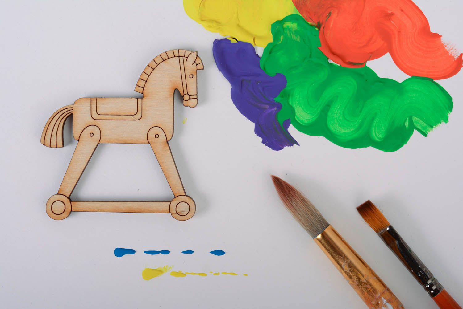 Magnet à décorer fait main en forme de cheval photo 1