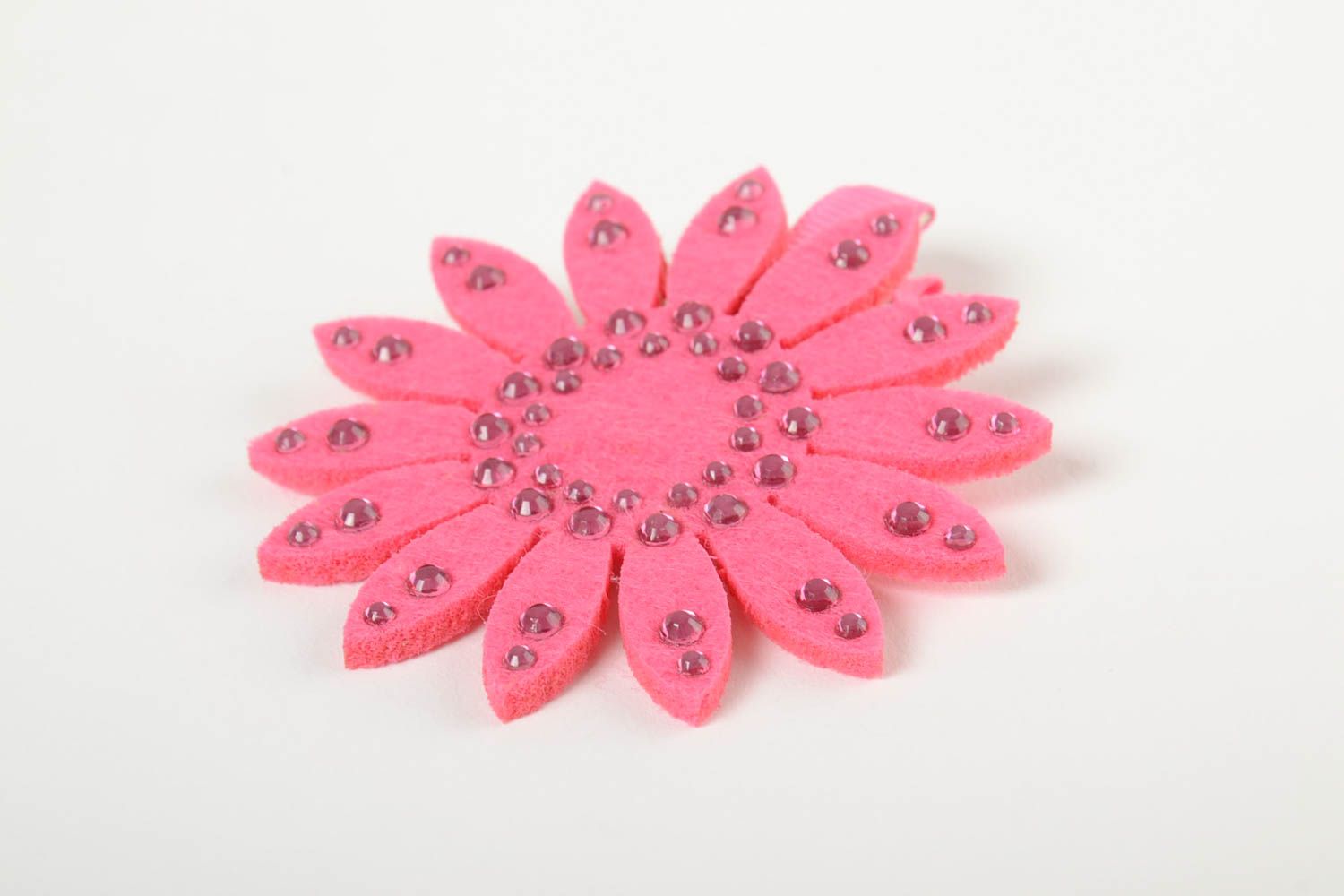 Заколка для волос в виде цветка детская розовая из флисовой ткани ручной работы  фото 2