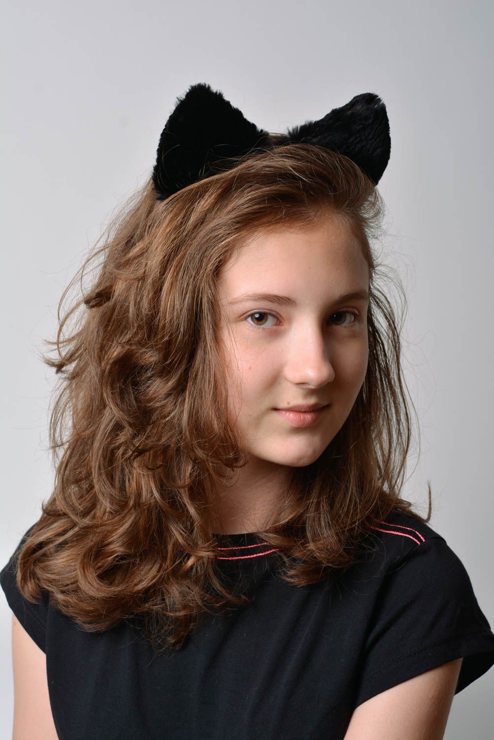 Serre-tête avec oreilles de chat en fourrure noir joli fait main pour enfant photo 3