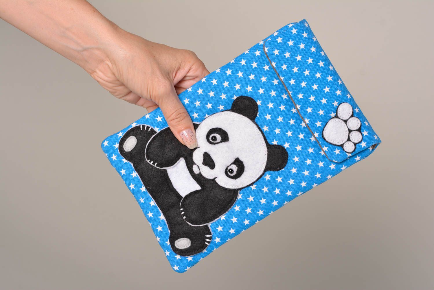 Étui tablette fait main Accessoire tablette feutre bleu panda Cadeau enfant photo 4