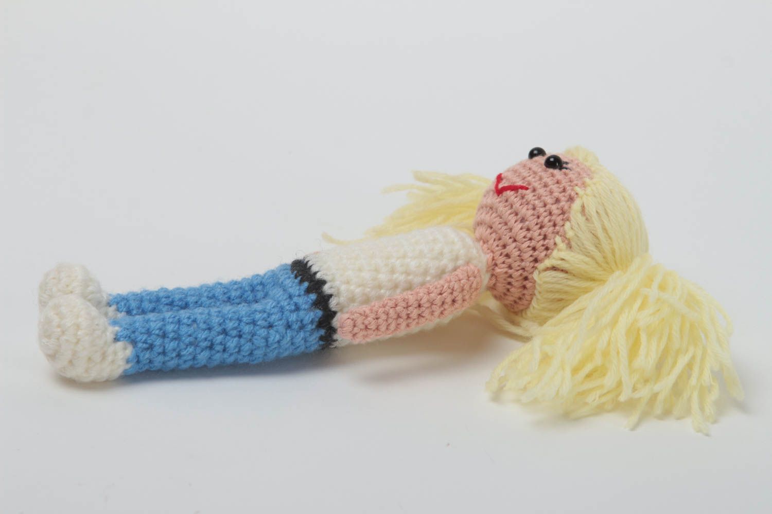 Jouet enfant Poupée décorative fait main tricotée au crochet Cadeau original photo 2